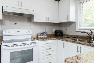 79-dolores-crescent-woodbridge-small-019-5-kitchen-666x445-72dpi