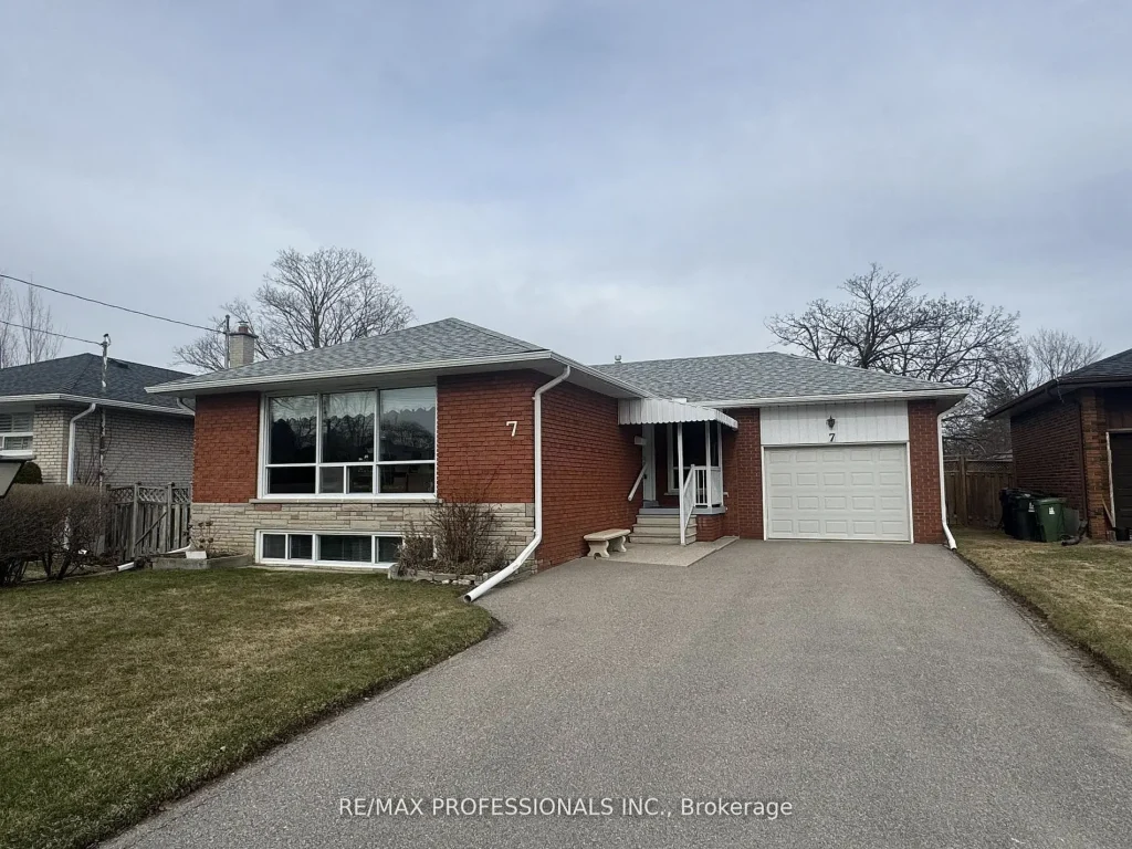 7 Pettit Drive